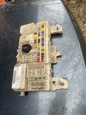 Ford Focus Mk2 1.6 TDCi Focus Mk2-2.5 C-Max Biztosítéktábla BCM BSI BSM SA 4m5t14a073df