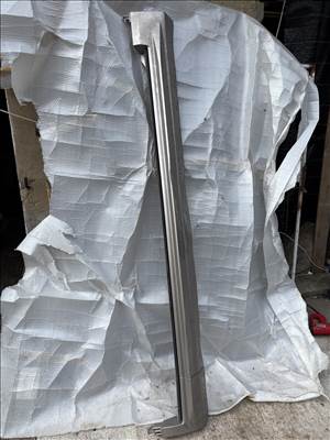 Volvo XC90 2.generációs Jobb küszöb burkolat 31672377