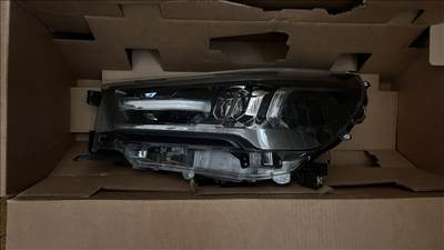 Toyota Hilux bal fényszóró 2023-24 81150yp431