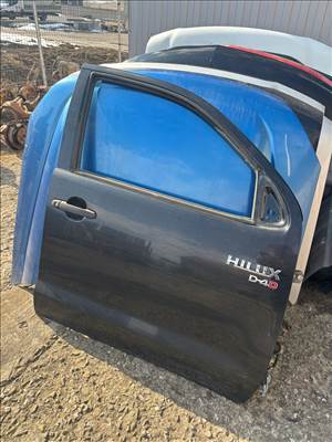 Bal/jobb első ajtó Toyota Hilux