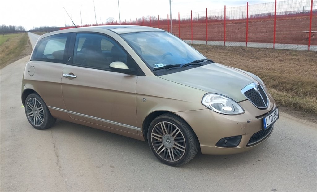 Eladó Lancia Ypsilon 1.3 Multijet 16V (1248 cm³, 75 PS) 2. kép