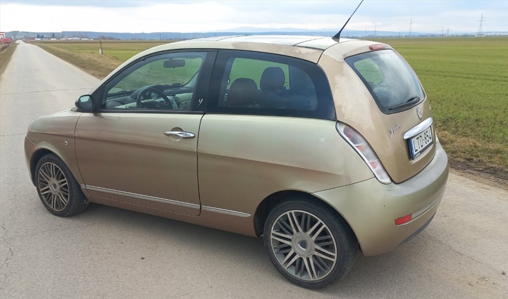 Eladó Lancia Ypsilon 1.3 Multijet 16V (1248 cm³, 75 PS) 4. kép