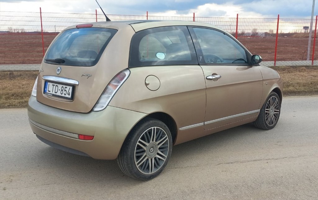 Eladó Lancia Ypsilon 1.3 Multijet 16V (1248 cm³, 75 PS) 5. kép