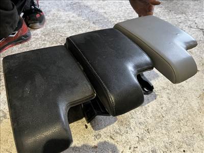 BMW 3-as sorozat E46 könyöklő 