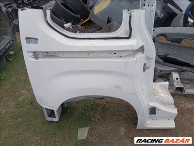Opel Combo E jobb hátsó negyed