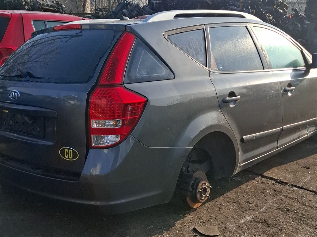 Kia Cee'd (ED) bontott alkatrészei 5. kép