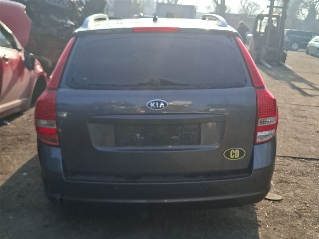 Kia Cee'd (ED) bontott alkatrészei 6. kép