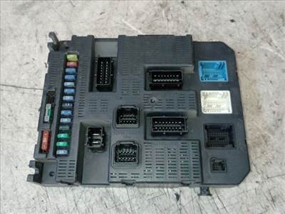 Fiat Scudo II Biztosítéktábla Utastér *142045* 9663798380