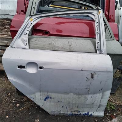 Ford Focus Mk3 Jobb hátsó ajtó 