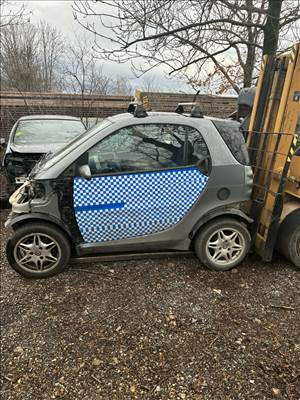 Smart Fortwo bontott alkatrészei