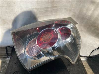 Toyota Corolla Verso (AR10) jobb hátsó lámpa  e410173