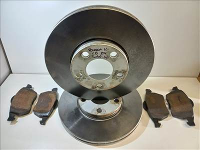 Volkswagen Passat B5, Audi A4 (B5 - 8D), Audi A6 (C5 - 4B) Első hűtött féktárcsa betétekkel 