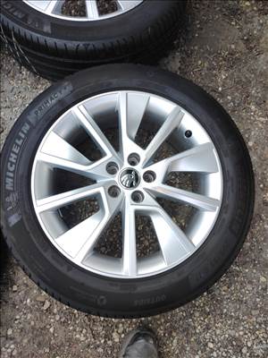 17" 5x100 Skoda Kamiq VW T-cross 205/55r17 Michelin nyári 185eft/4db