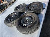  4x98 lyukosztású 14" használt (gyári felni) lemezfelni, rajta 185/60 használt Hankook nyári gumi 