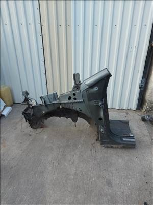 Toyota Corolla Verso (AR10) Bal első negyed 3840