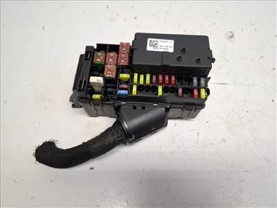 Opel Astra K  biztosítéktábla utastér 15533697
