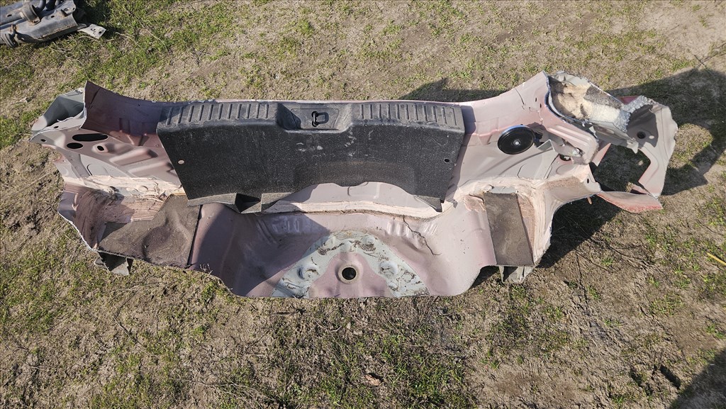 Mazda 2 (DJ1) hátfal  2. kép