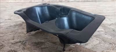 Renault TRAFIC 01-től üzemanyagcső beöntő tanksapka körüli keret 1818