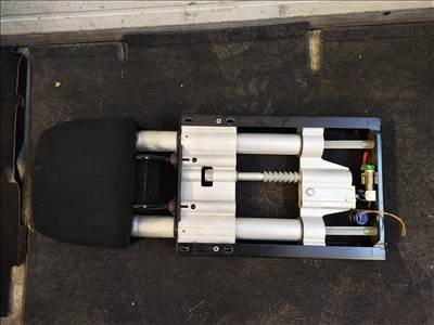 Peugeot 307 CC jobb hátsó fejtámla  9643468680