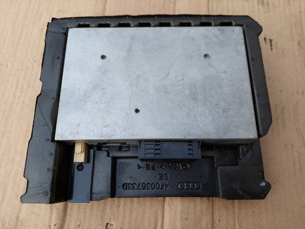 Audi A4-A6 Bluetooth elektronika 4E0910336L 2. kép