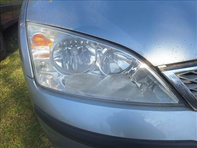 Eladó Ford Mondeo MK3 első lámpák