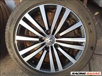  5x112 lyukosztású 17" újszerű (gyári felni) alufelni, rajta 235/45 újszerű Bridgestone nyári gumi