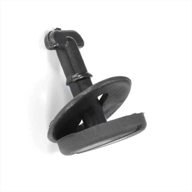 BMW szőnyeg rögzítő patent, E32 E34 E36 E38 E39 E46 E60 E61 E90 E91 E92 E93 E53 E81 E82 E83 E87 E63 E64 2. kép