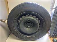  Mercedes gyári pótkerék 5x112, 16" lemezfelni, rajta 215/55 használt Continental nyári gumi 