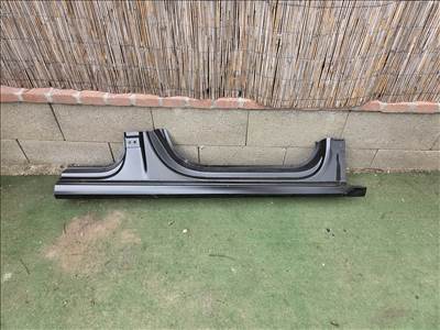 Skoda Octavia IV jobb küszöb db.