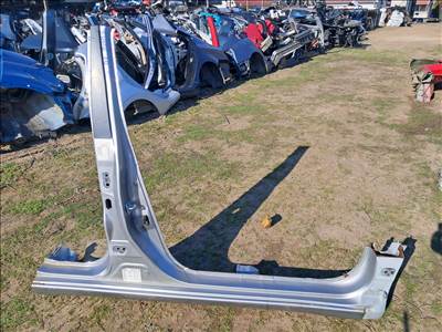 Nissan Note II Jobb küszöb 