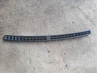 Volkswagen Passat B6 műszerfal szellőző rács , párátlanító rács nem hibátlan 3C0 857 473 3c0857473