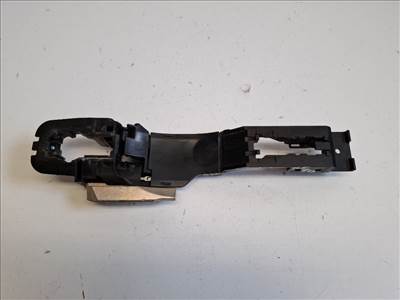 Nissan Leaf (ZE1) bal hátsó kilincsfészek