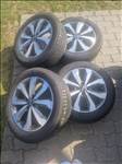  KIA 16" újszerű (gyári felni) alufelni, rajta 195/55 használt Michelin nyári gumi