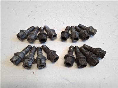 Nissan Micra (K14) Kerékcsavar