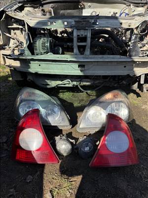 Renault clio 2 fényszórók első , hátsó , ködlámpa 00000 000000000000