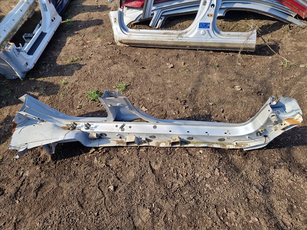 PEUGEOT 208 bal küszöb  3. kép