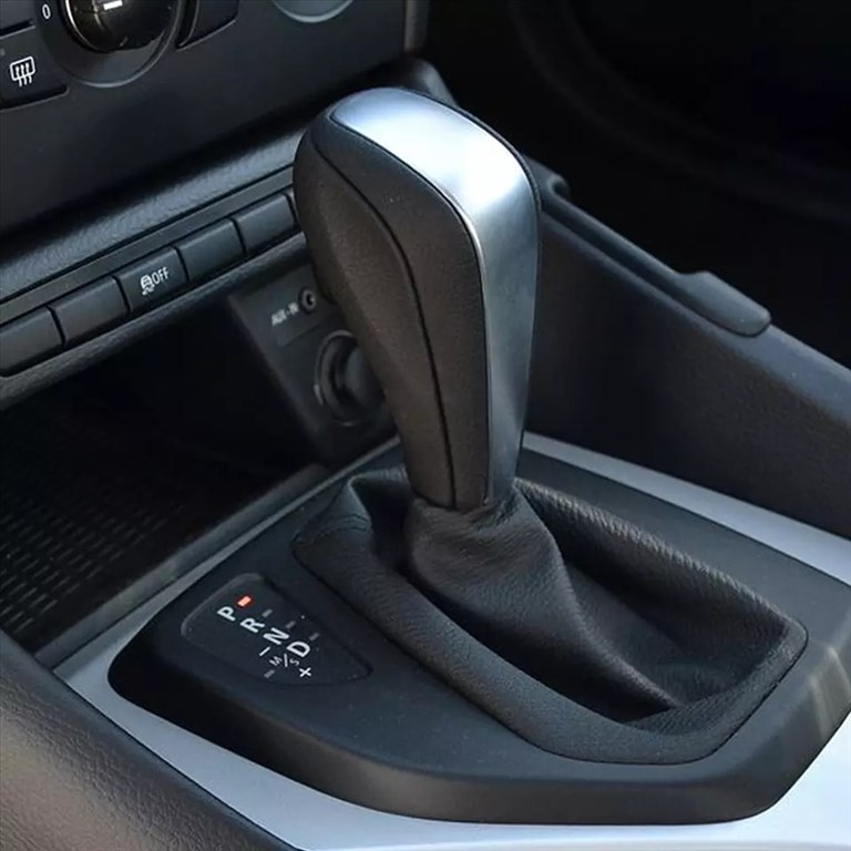 BMW automata váltókar ezüst-bőr E81, E82, E87, E90, E91, E92, E93, E84, 25167585524 3. kép