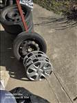 12 db Ford felni gumival 10 e Ft