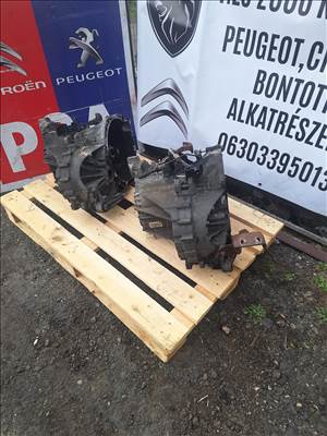 Ford Galaxy Mk3 váltó adalék  4m5r7002cb