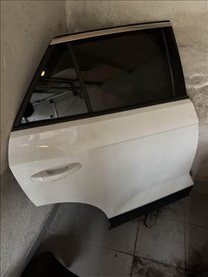 Volkswagen T- Roc jobb hátsó ajtó  2ga833312l 2ga833311l