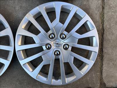 Opel 17-es gyári disztárcsa szép állapotban!