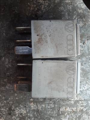 Volkswagen Passat B6  449 számú relé 1K0 951 253 1k0951253