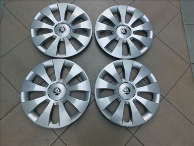 Skoda R16 dísztárcsa