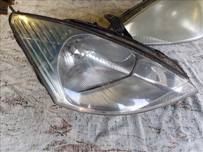 2001 Ford Focus mk1 1.6 első lámpa