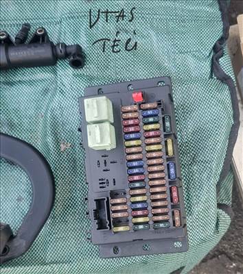 Mini Hatch R50/R53 Utastéri biztosíték tábla 