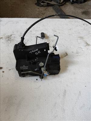 Renault Trafic II Bal első ajtózár  8200008260