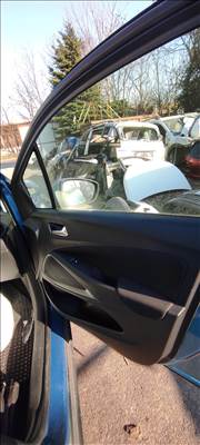 Opel Crossland X, Opel Crossland Jobb első ajtó kárpit 