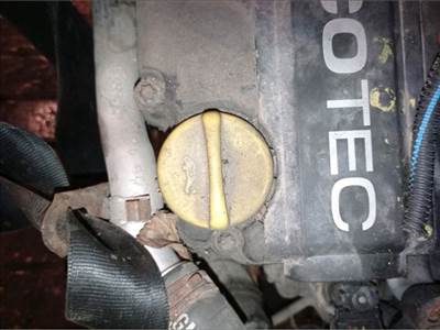 Opel Agila A Olajbeöntő Sapka *154598*