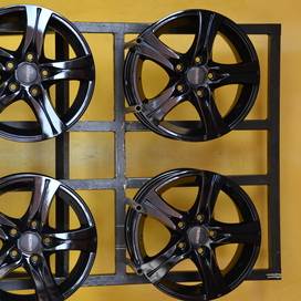 VW-Skoda-Seat-Audi (1/4-2505)(HA3751867)Porfestett 15" 5x112 alufelni 