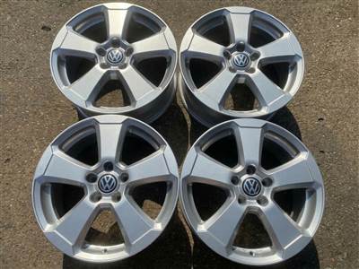 4db B.A.T. 17" VW - Skoda - Seat alufelni. (4078)